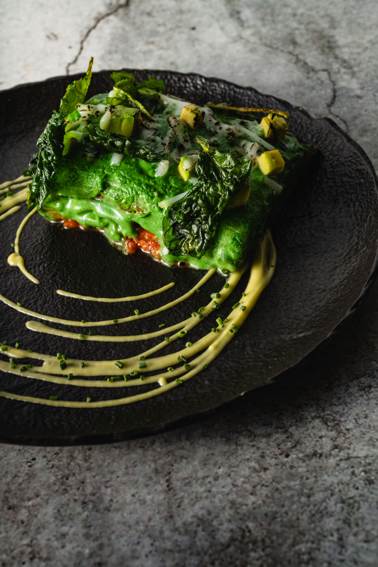 LASAÑA DE VERDURAS CON BECHAMEL DE AGUACATE Y ESPINACAS