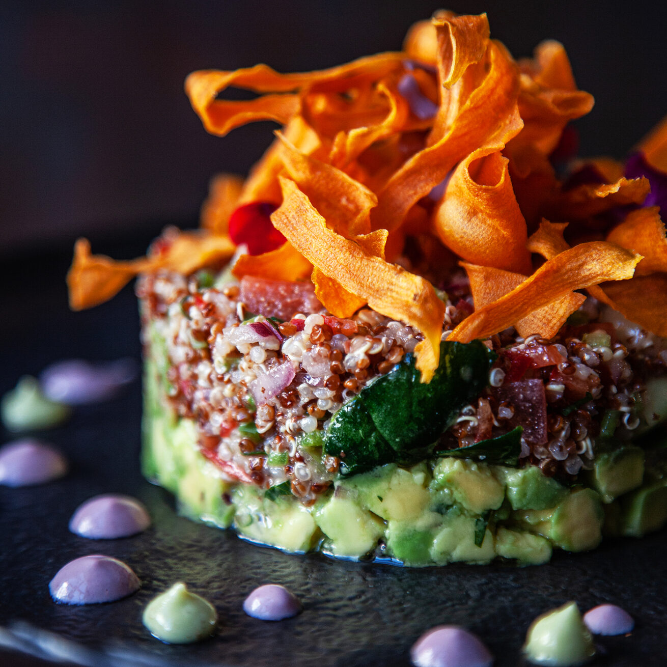 ENSALADA DE QUINOA Y AGUACATE