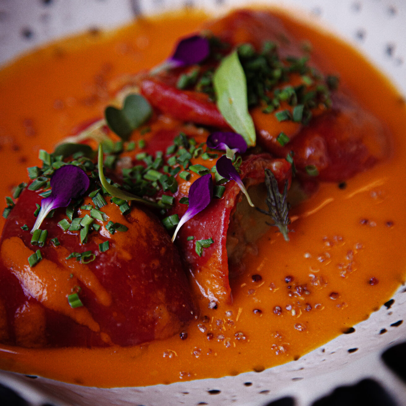 PIMIENTOS DE PIQUILLO RELLENOS DE UCHUCUCHA DE AGUACATE